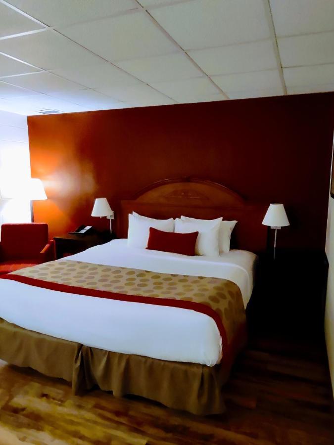 Ramada By Wyndham Albert Lea Dış mekan fotoğraf