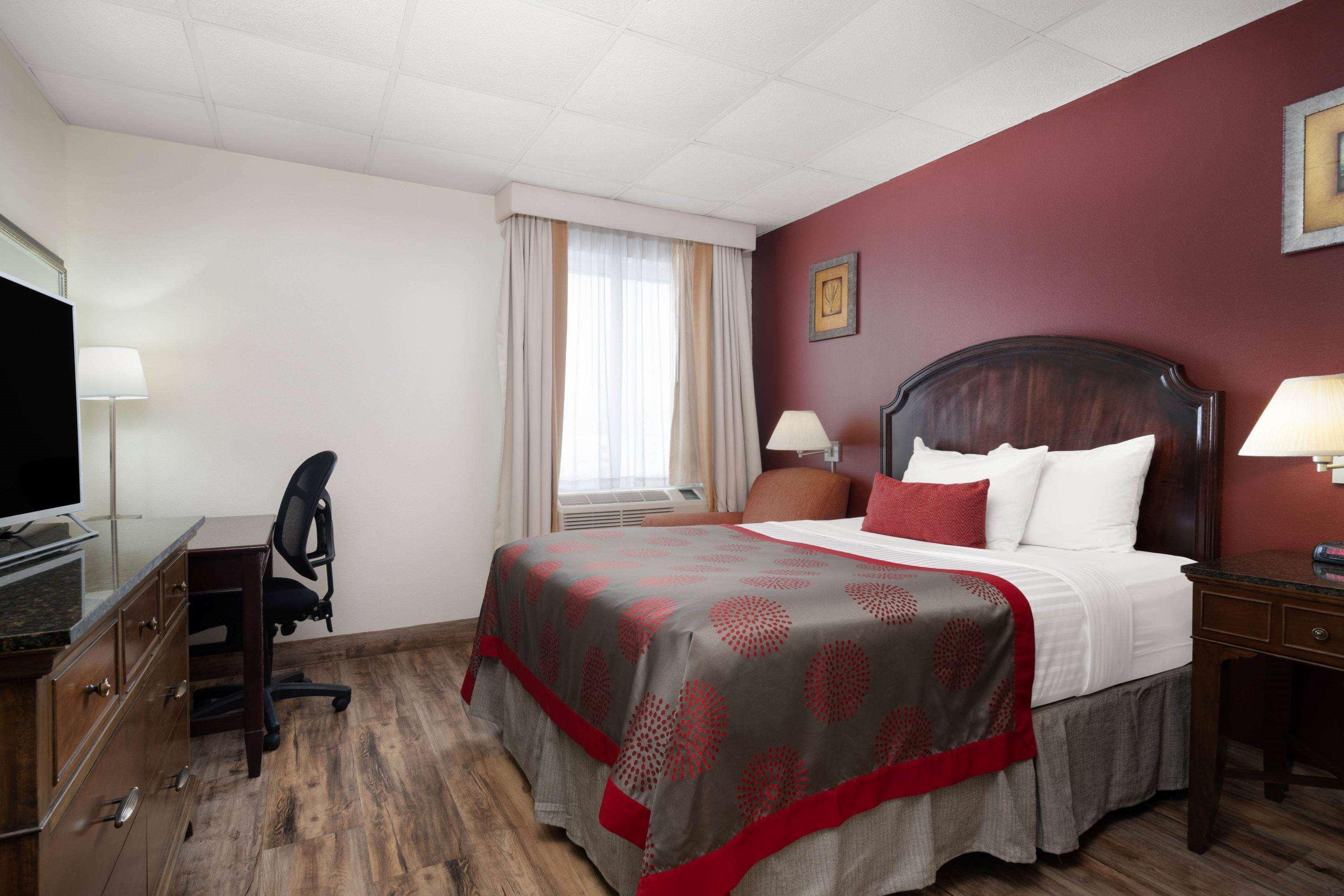 Ramada By Wyndham Albert Lea Dış mekan fotoğraf