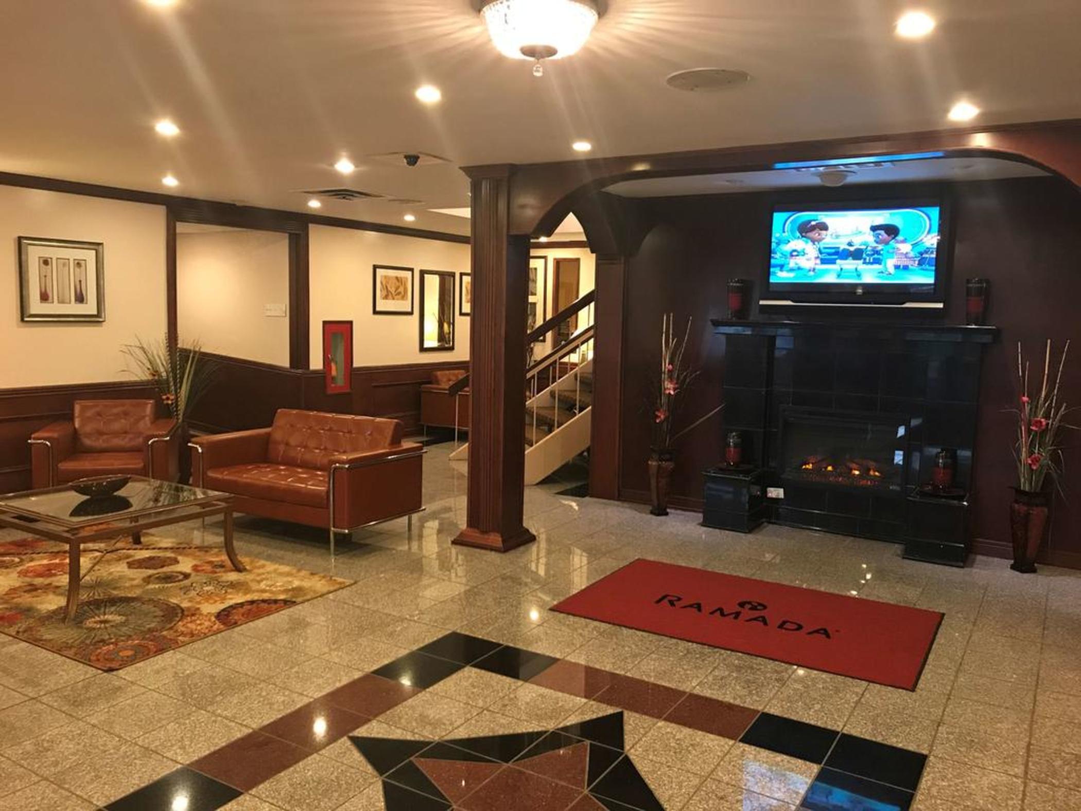 Ramada By Wyndham Albert Lea Dış mekan fotoğraf