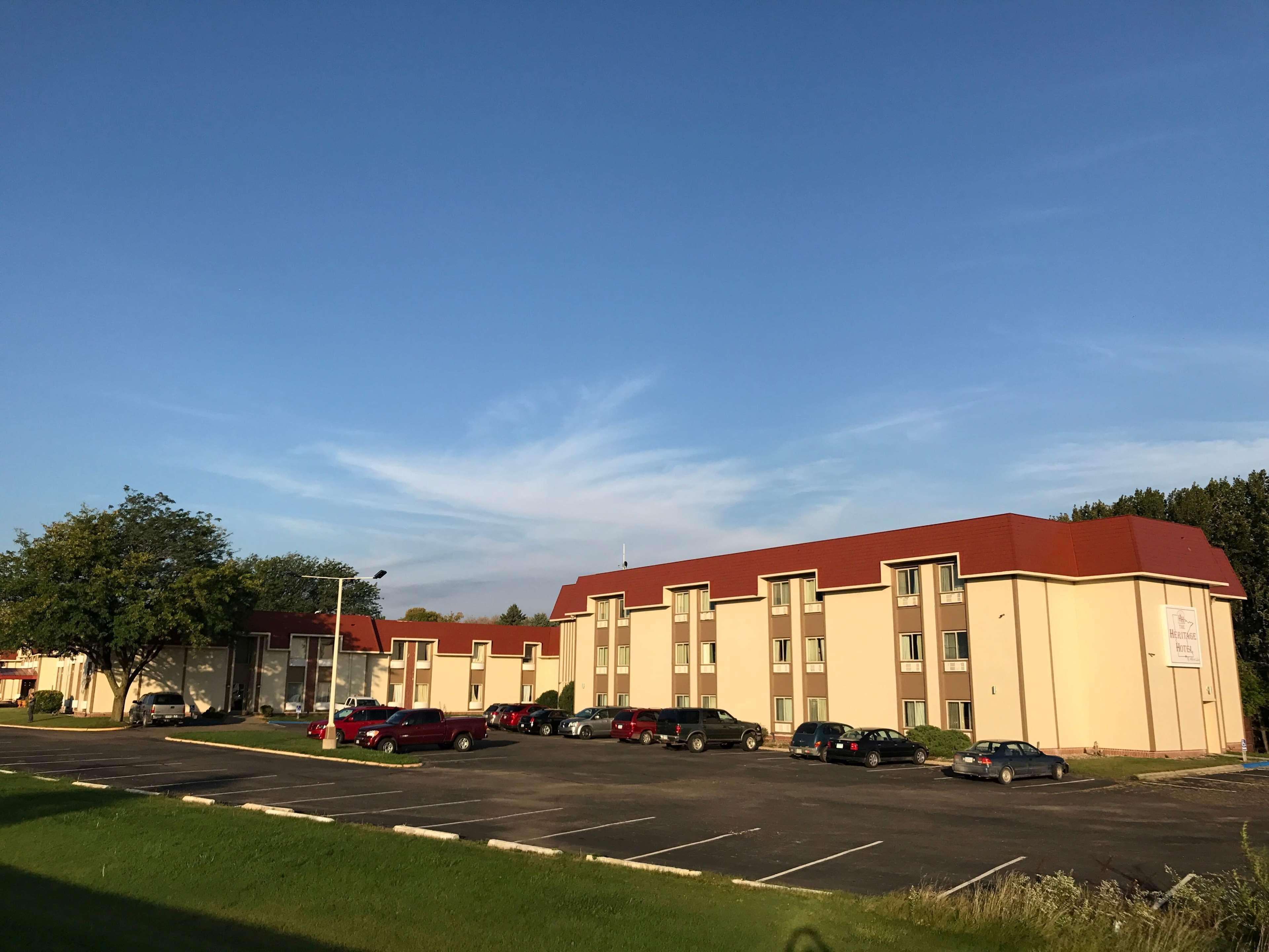 Ramada By Wyndham Albert Lea Dış mekan fotoğraf
