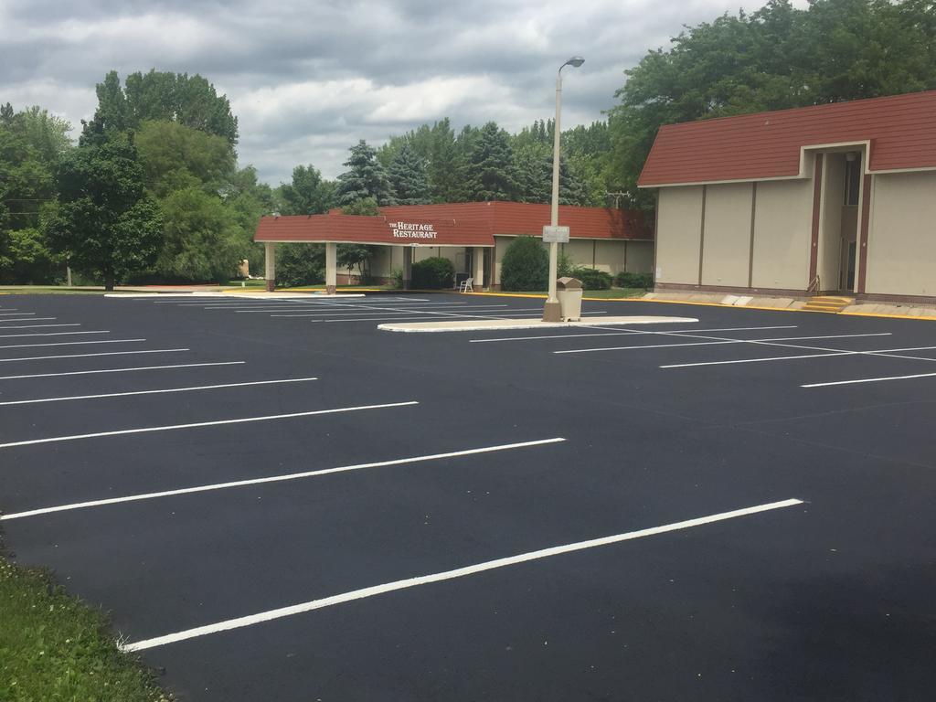 Ramada By Wyndham Albert Lea Dış mekan fotoğraf