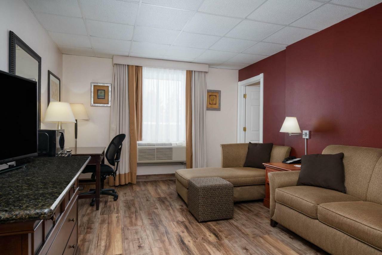 Ramada By Wyndham Albert Lea Dış mekan fotoğraf