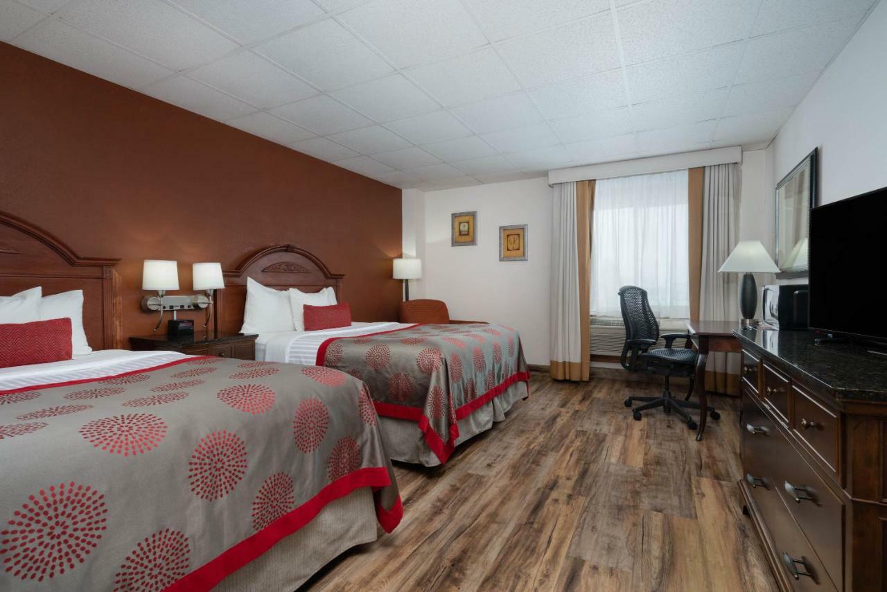 Ramada By Wyndham Albert Lea Dış mekan fotoğraf